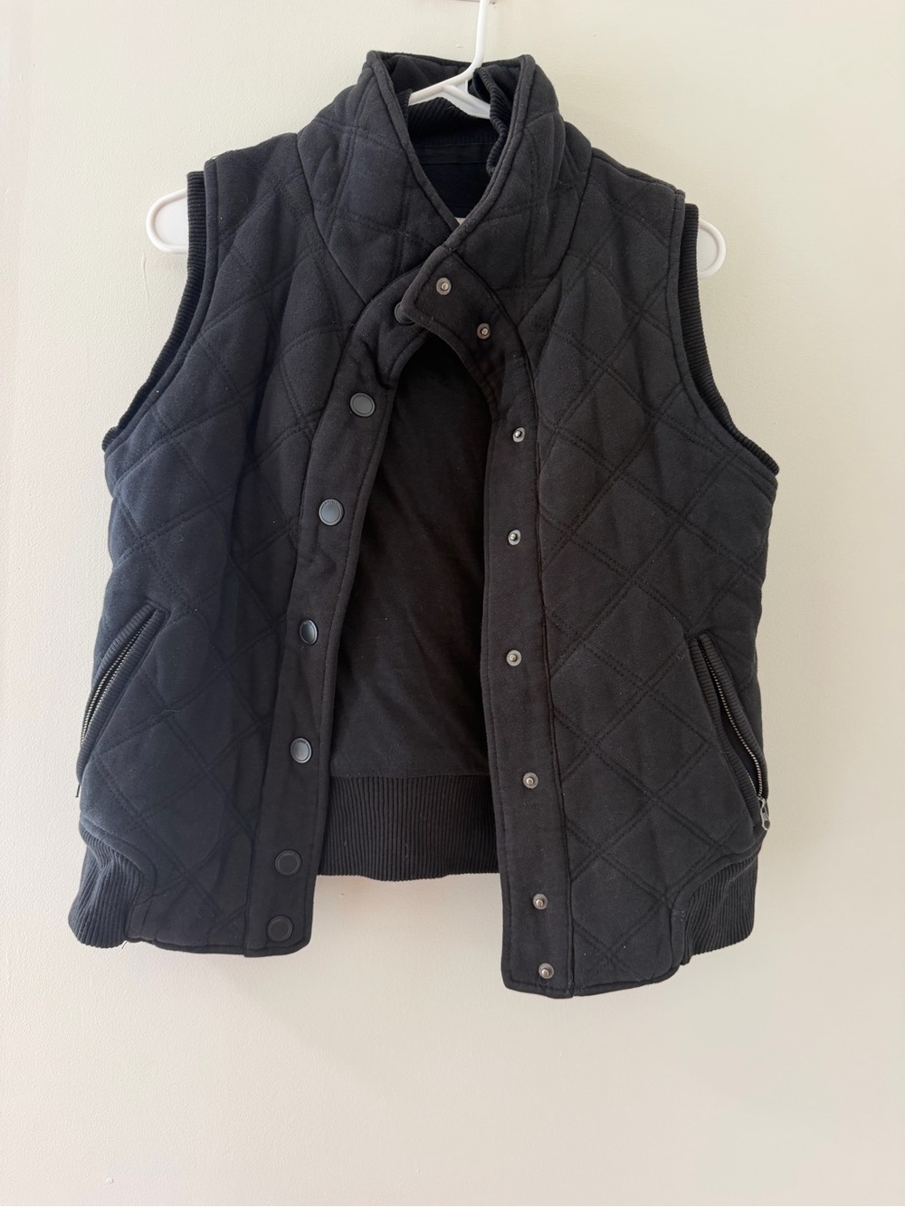 Aeropostale Puffer Vest Women M Black Like New Quilted Snap Front Zip Pocket